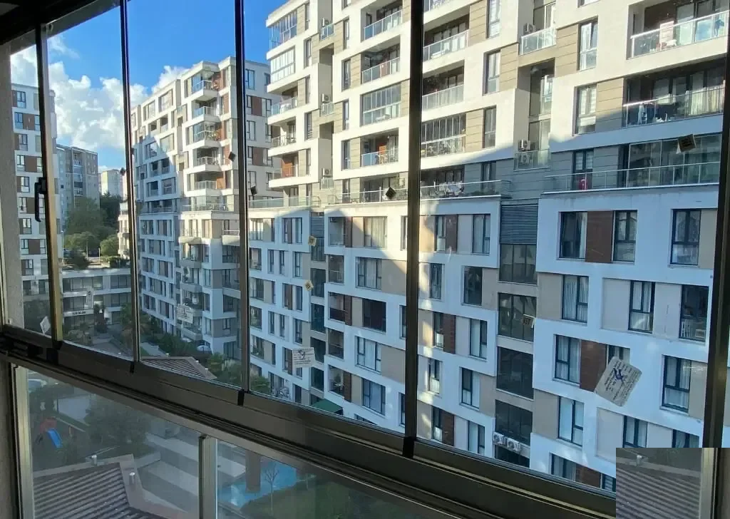 Modern cam balkon sistemi