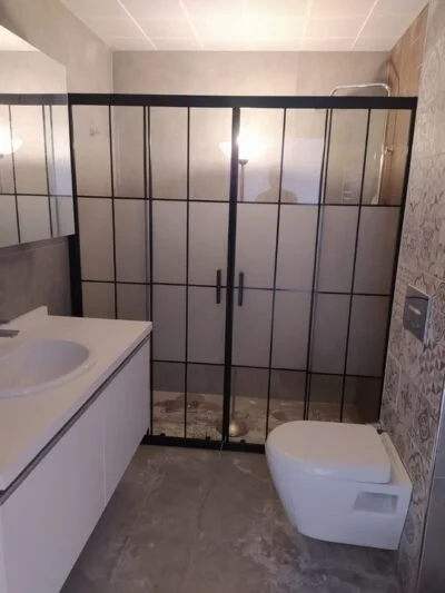 Çerçevesiz Menteşeli Lüks